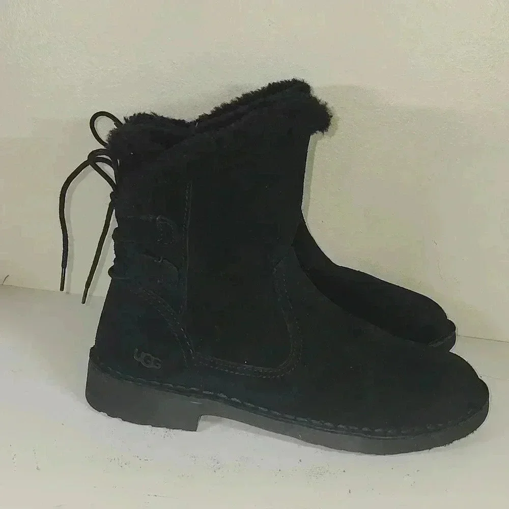 UGG plush boots nwob